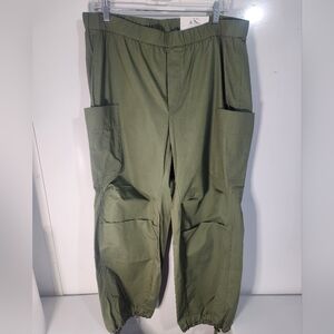 On 34th St Womens Cargo Pants, Size 1x. NWT